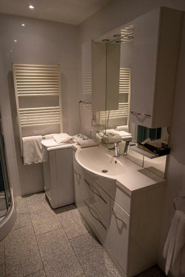 Hotel Zur Post Ochsendorf Кёнигслуттер-ам-Эльм Экстерьер фото